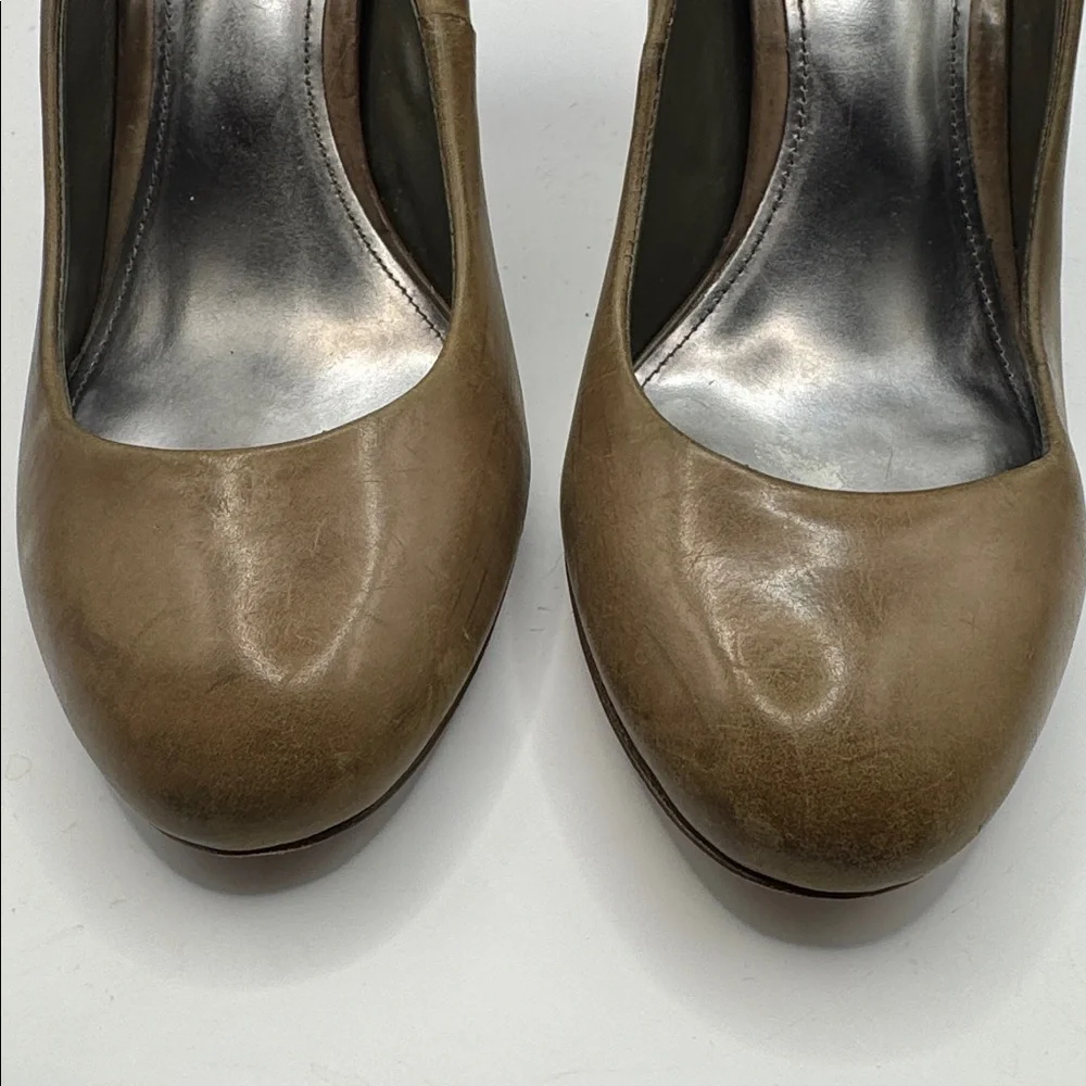 COACH Sloane Brown Leather Logo Block Heel Pumps Size 8.5B Classic Round Toe